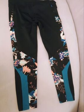 Roxy Take Me To The Beach Leggings in Black and Tropical Print - XL SPF Fabric